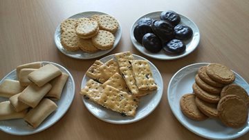 Glasgow care home Residents enjoy biscuit tasting evening
